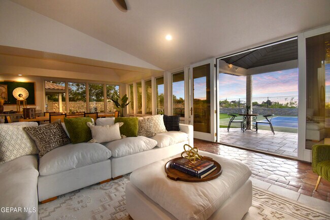 Building Photo - 508 Canyon Springs Dr