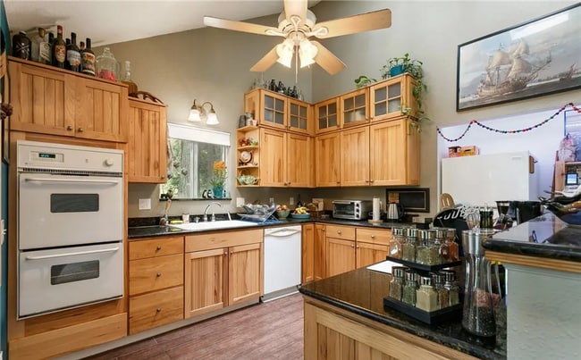 Building Photo - 62 Louise View Dr