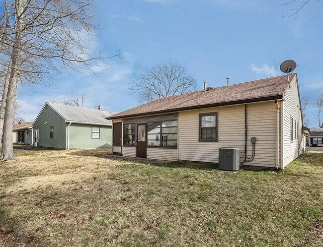 Building Photo - 224 Lexington Dr