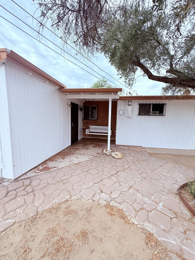 Building Photo - 4834 N Los Altos Pl
