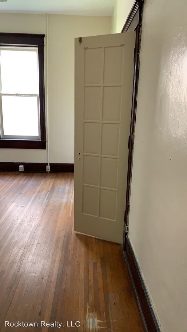 Building Photo - 316 N High St