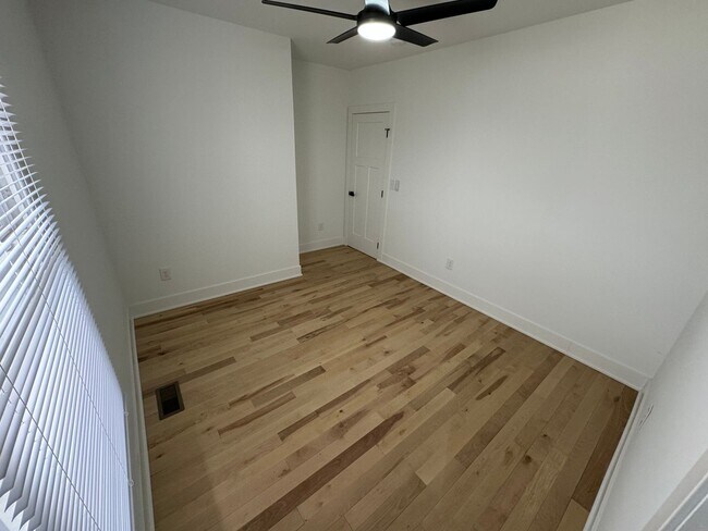 Building Photo - 2 Bedroom - Weiland Park