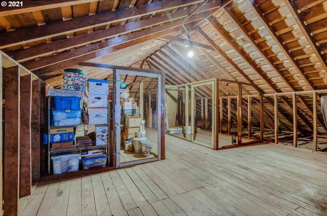 Building Photo - 1223 NE Schuyler St