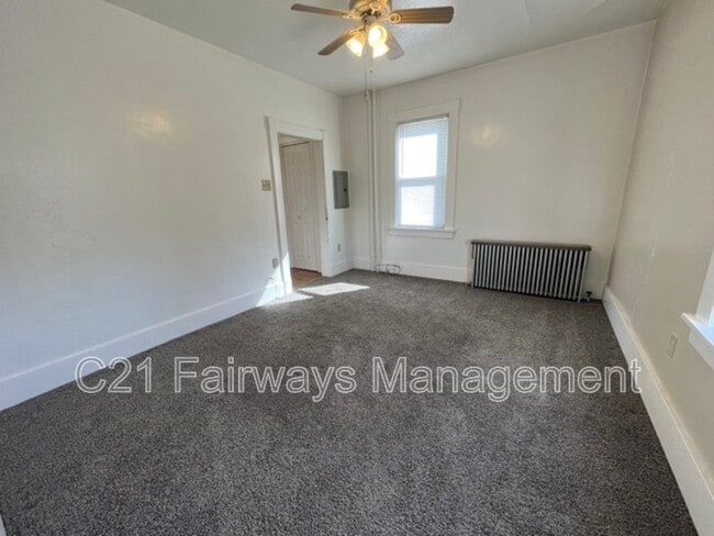 Building Photo - 207 Sycamore St
