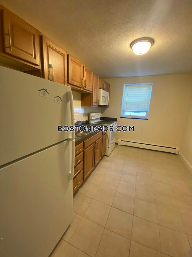 Building Photo - 4 Brattle Dr