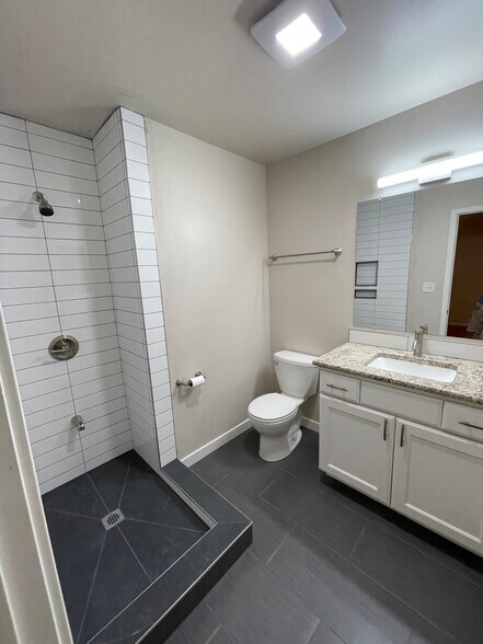 Master bath - 33 Minden Cir