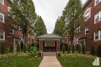 Building Photo - 2 bedroom in Chicago IL 60660