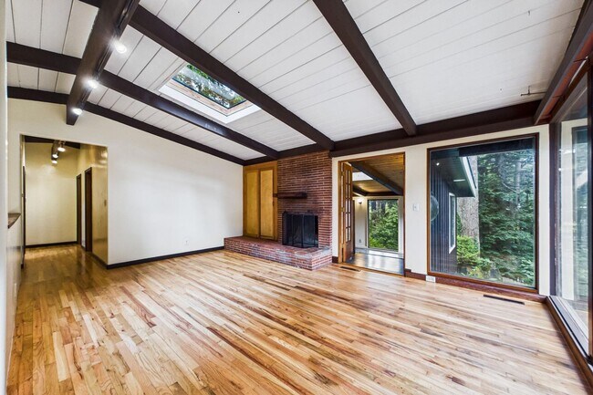 Building Photo - 2910 Greenbriar Ln