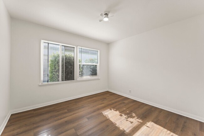 Building Photo - Washington Place