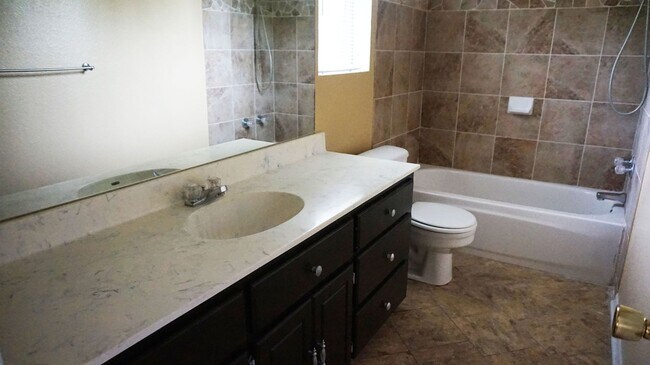 Building Photo - 2806 Derby Dr