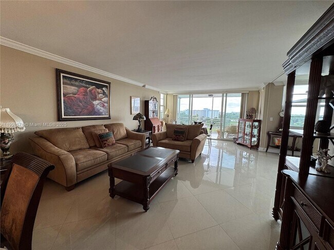 Building Photo - 3095 N Course Dr