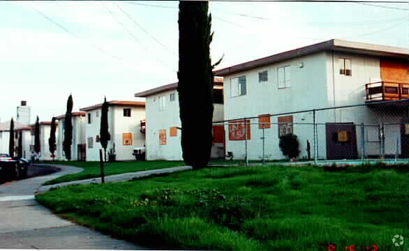Building Photo - Terrace Glen Apartments