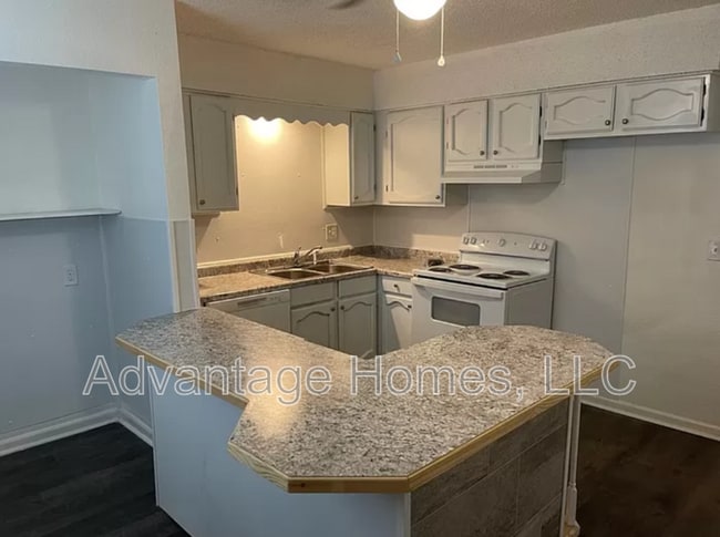 Building Photo - 720-726 N 70th St