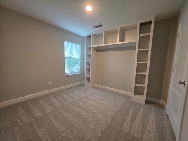 Building Photo - 6146 Bradie Ct
