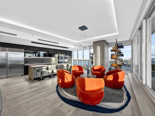 Building Photo - 2020 N Bayshore Dr