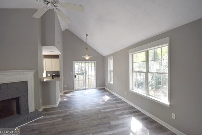 Building Photo - 700 S Fairfield Dr