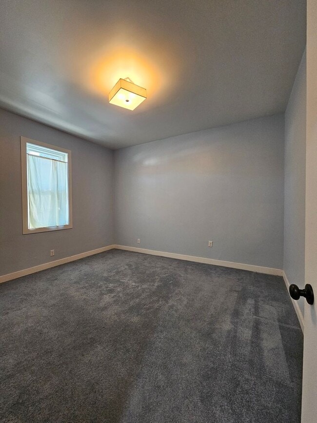 Building Photo - 629 Locust St