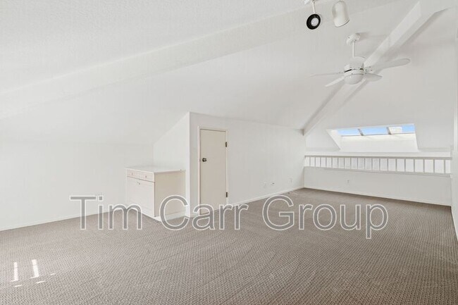 Building Photo - 440 Villa Point Dr