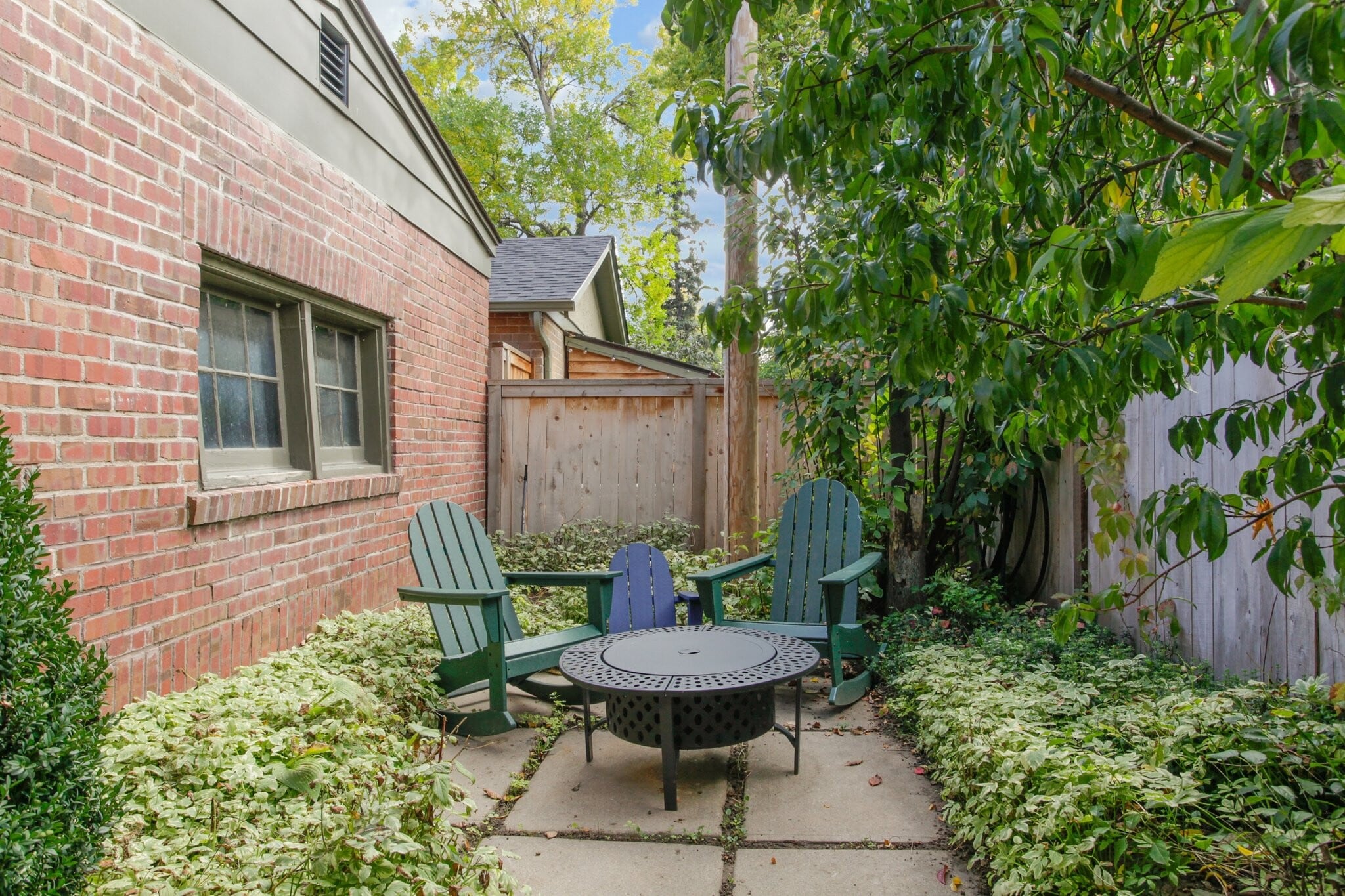 Building Photo - 1655 Jasmine St