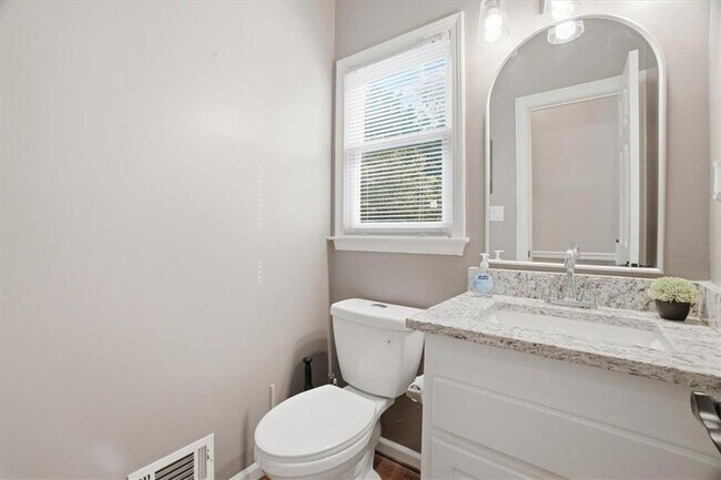 Building Photo - 2785 Shoemaker Ln