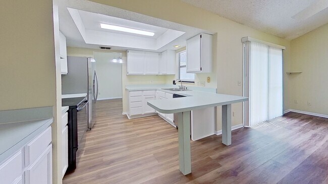 Building Photo - Spacious 4 Bedroom Home in Girvin!