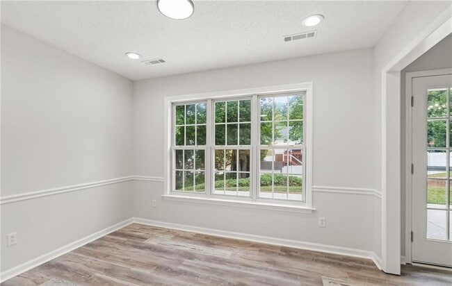 Building Photo - 3775 Wavebrook Ct