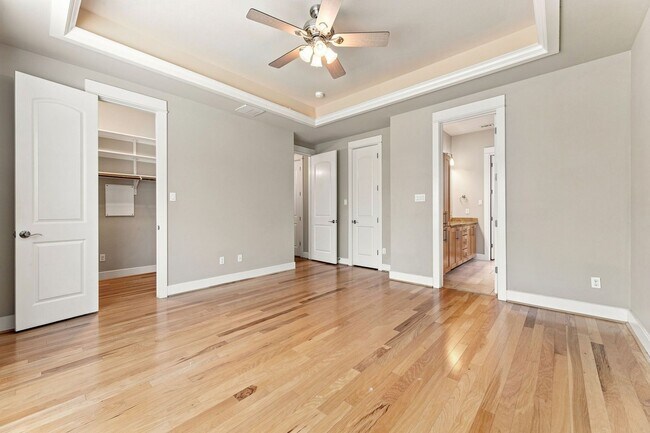 Building Photo - 305 Zennia St