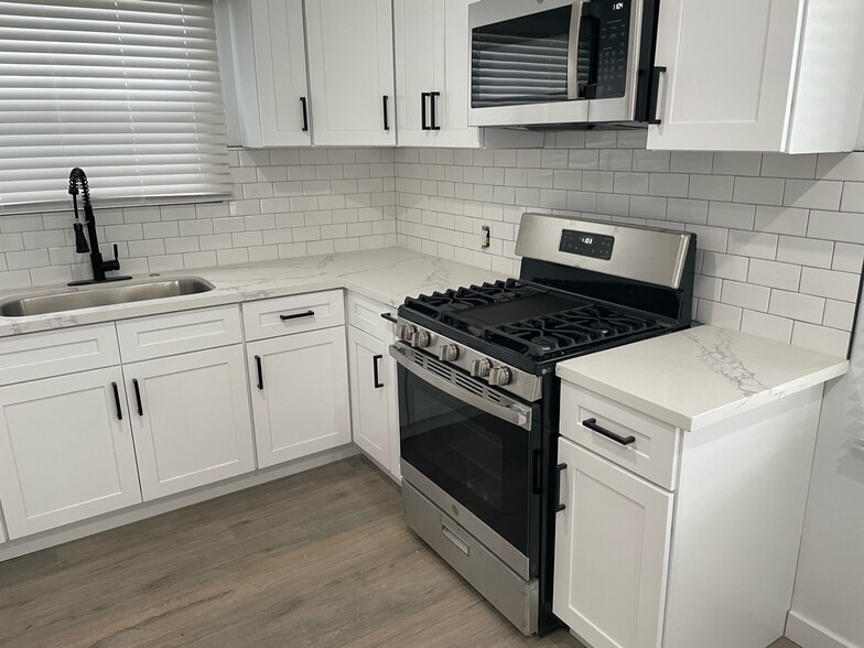 Building Photo - 5333 Kinston Ave