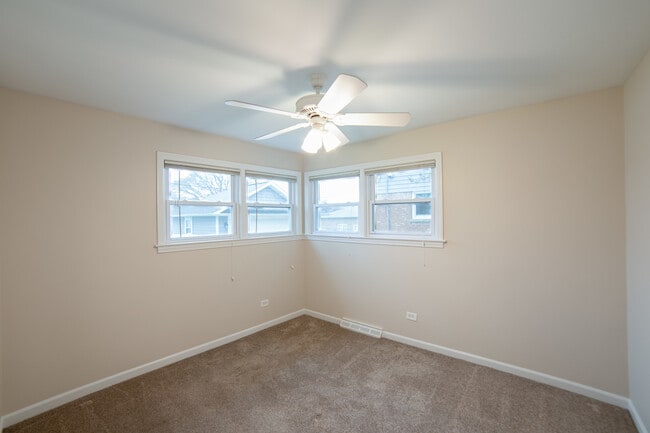 Building Photo - 4841 Lamb Dr