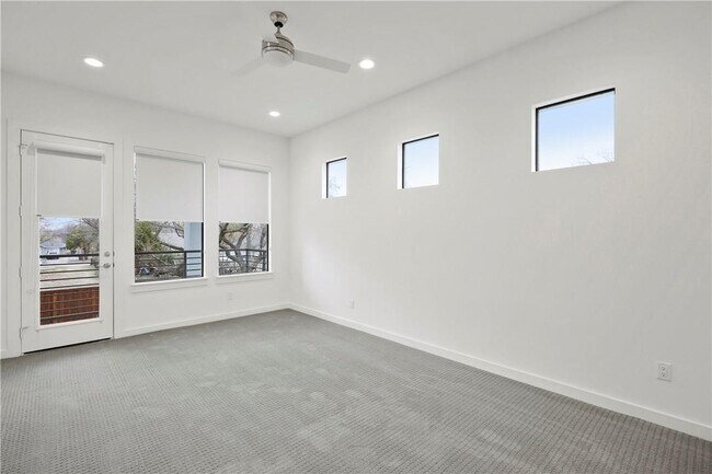 Building Photo - 2407 Douglas Ave