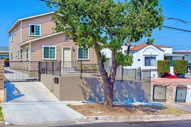 Primary Photo - 3229 Malabar St
