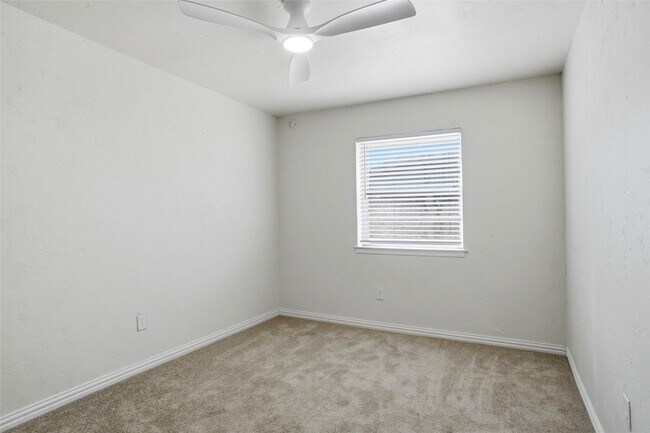 Building Photo - 129 Mountain View Dr