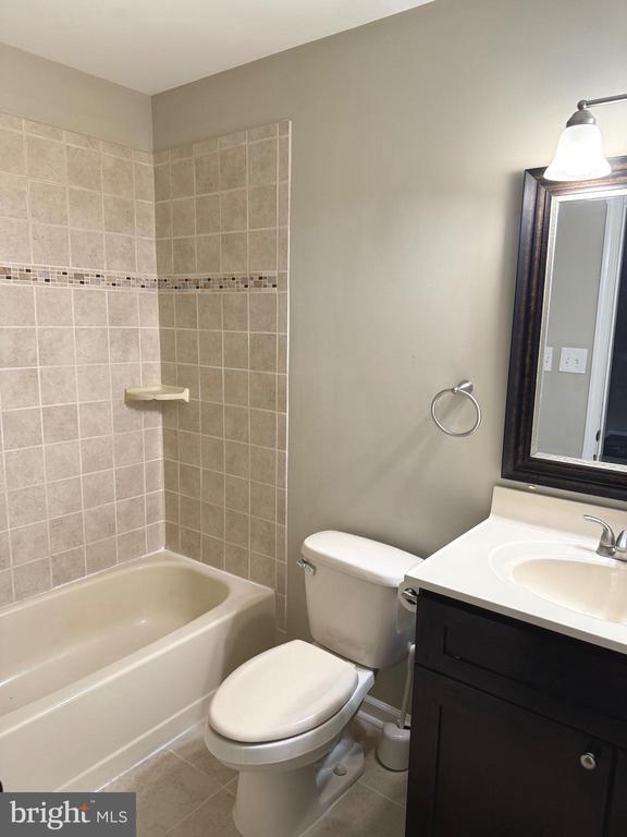 Building Photo - 313 Fountain Hall Ct