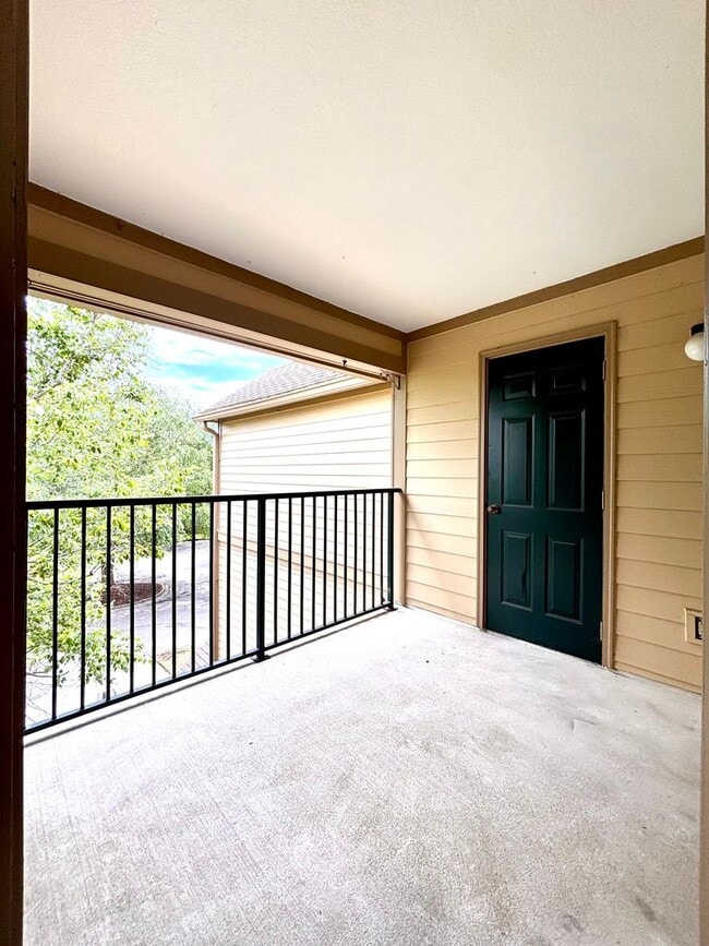 Building Photo - Reserve of Point Meadows Condo!