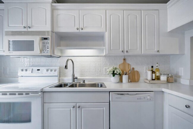 Building Photo - 4500 N Federal Hwy