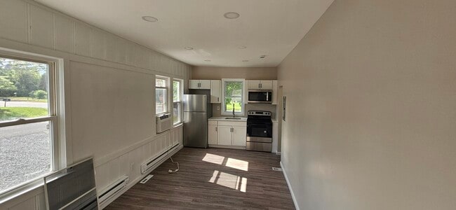 Building Photo - 308 Pennington Ave