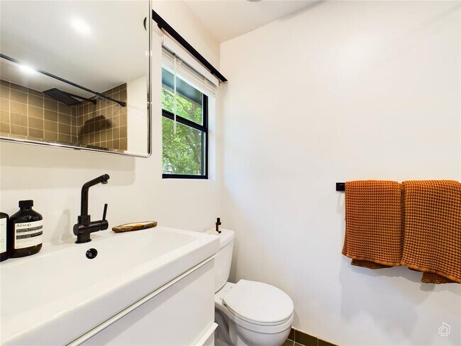 Building Photo - 6007 Leisure Run Rd