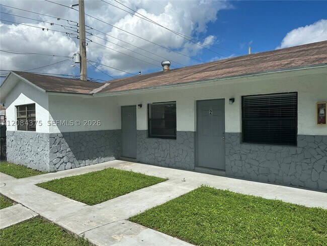 Building Photo - 4120 SW 19th St