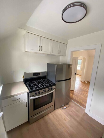 Building Photo - 961 Douglas St NW