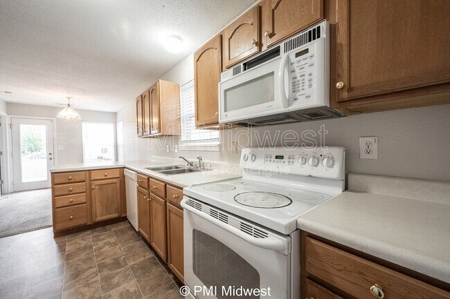 Building Photo - 19496 Prairie Crossing Dr