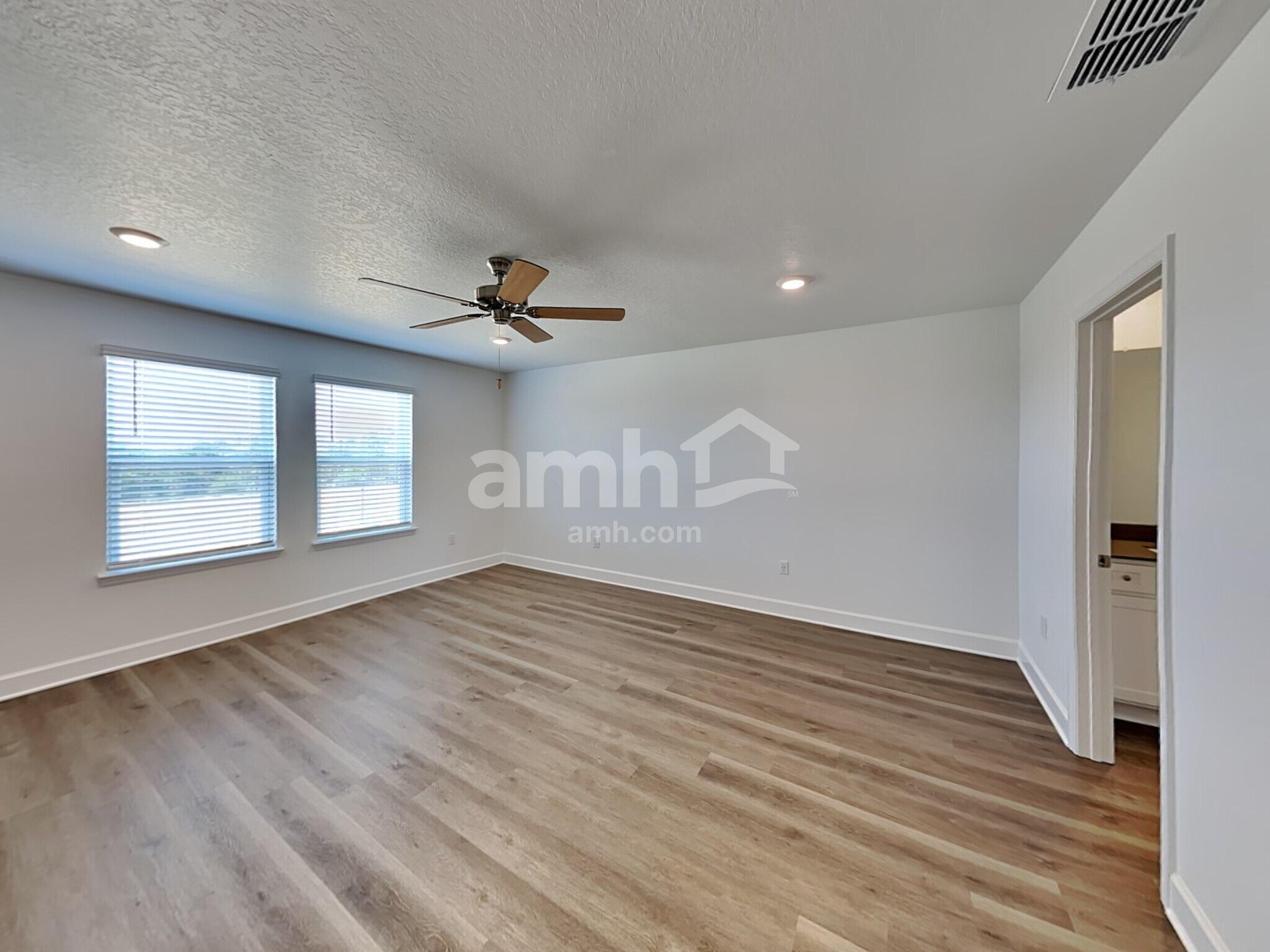 Building Photo - 37756 Dusty Saddle Ln