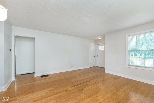 Building Photo - 1414 E 46th St