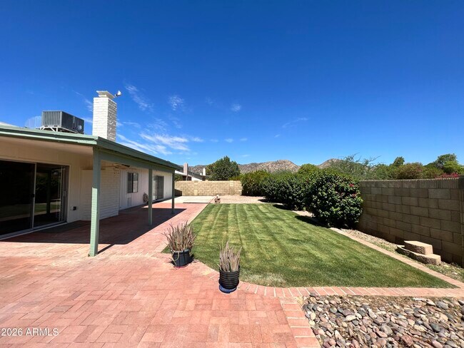 Building Photo - 4222 E Winnetka Dr