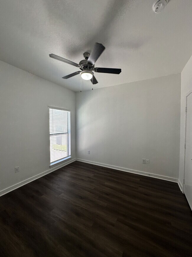 Building Photo - 6740 Davidson St