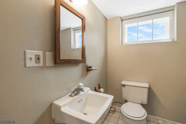 Building Photo - 111 King George Rd