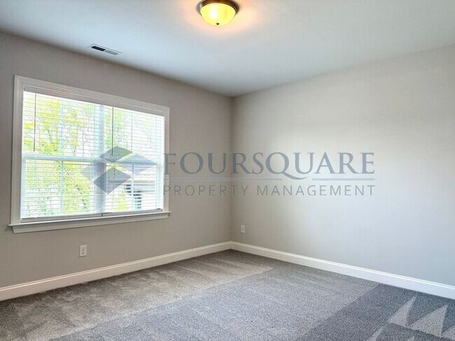 Building Photo - Elegant 4-Bed / 3.5-Bath Home with Main-Level Primary Suite, Quartz Kitchen & 3-Car Garage – In H...