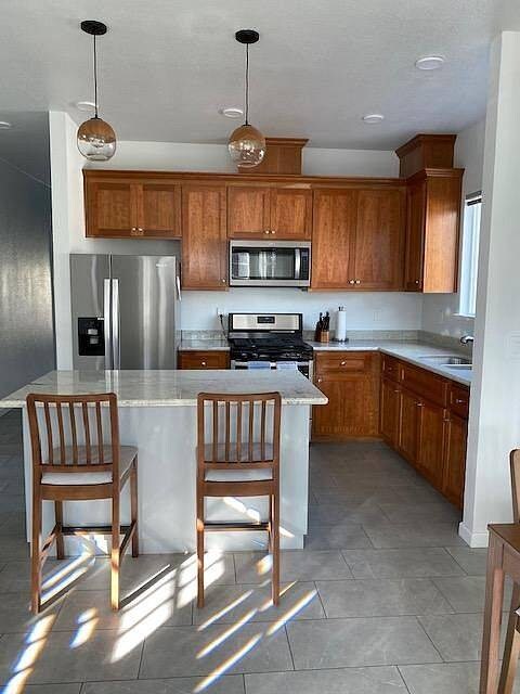 Building Photo - 3 bedroom in Oakland CA 94609