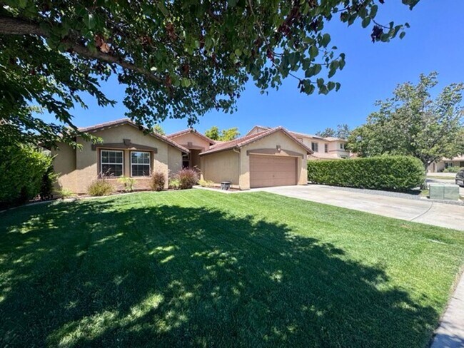Building Photo - Available for LEASE! 3 bedroom 2 bathroom ...