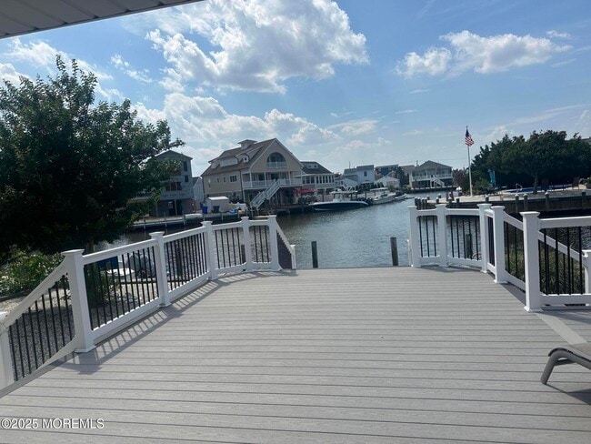 Building Photo - 46 Longpoint Dr
