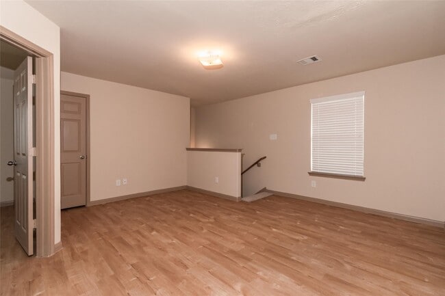 Building Photo - 5702 S Brenwood Dr